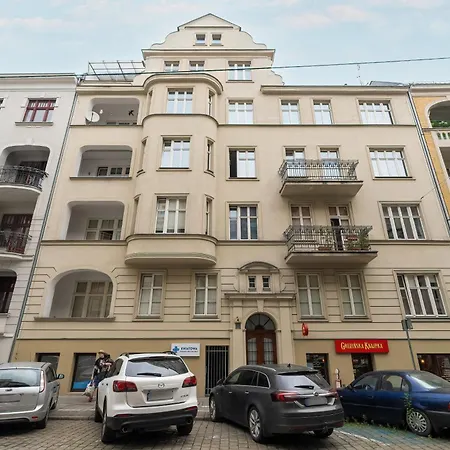 Modern Very Berry In The Centre Of By Renters Poznań