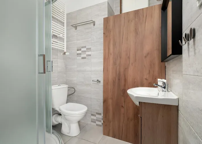 Modern Very Berry In The Centre Of By Renters