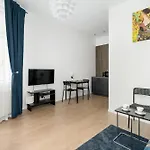 Modern Very Berry In The Centre Of By Renters Appartamento