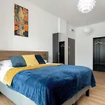 Appartamento Modern Very Berry In The Centre Of By Renters Poznań