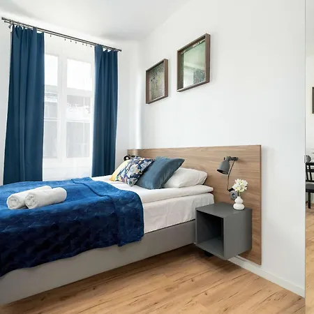 公寓 Modern Very Berry In The Centre Of By Renters