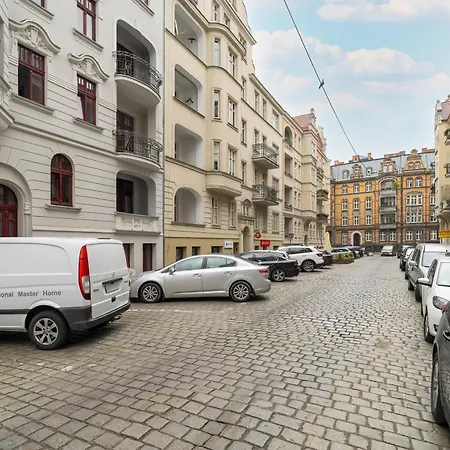 アパート Modern Very Berry In The Centre Of By Renters ポズナン