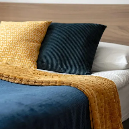 Modern Very Berry In The Centre Of By Renters * 波兹南