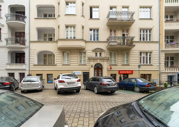 Apartment Modern Very Berry In The Centre Of By Renters