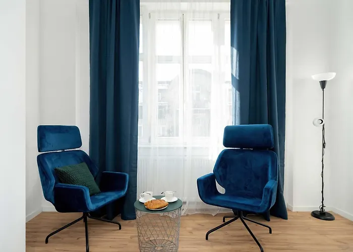 Apartment Modern Very Berry In The Centre Of By Renters